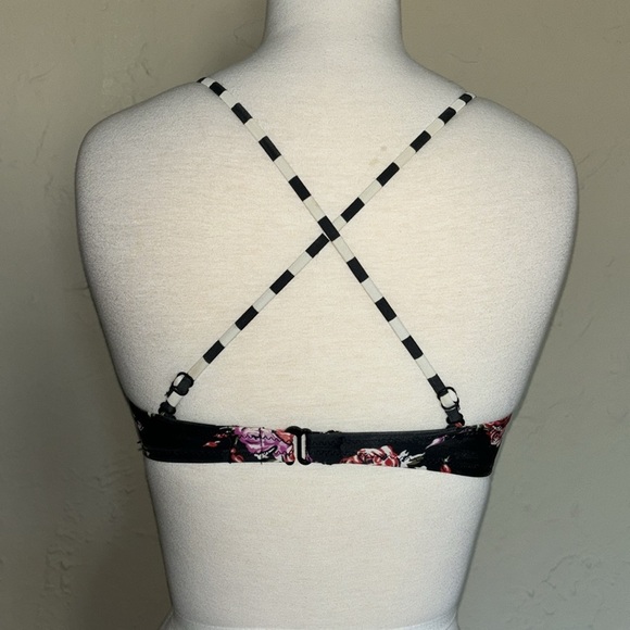 FOREVER 21 floral adjustable strap bathing suit swim top women’s size small - Picture 5 of 10